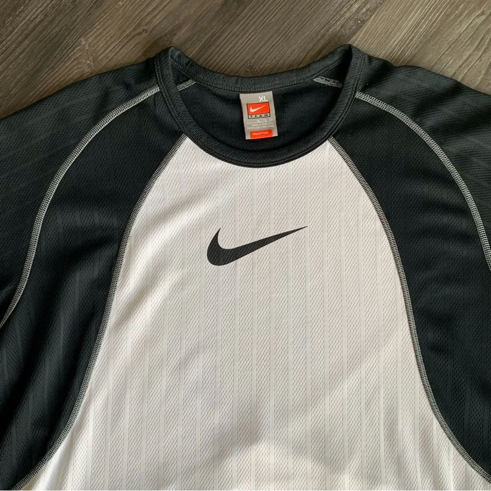 Mens Nike Team Training Duel Color Shirt - Picture 4 of 7